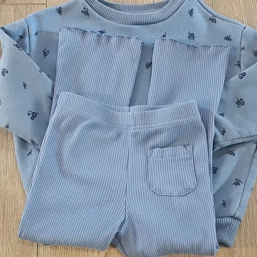 Girls Bundle. 3 Outfits Plus A Vest With Matching Pants Great Condition - Picture 10 of 16